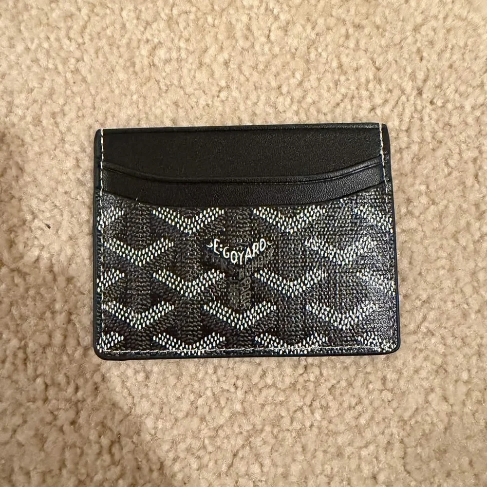 Pre owned Coach Black and White Card Holder - Picture 2 of 2